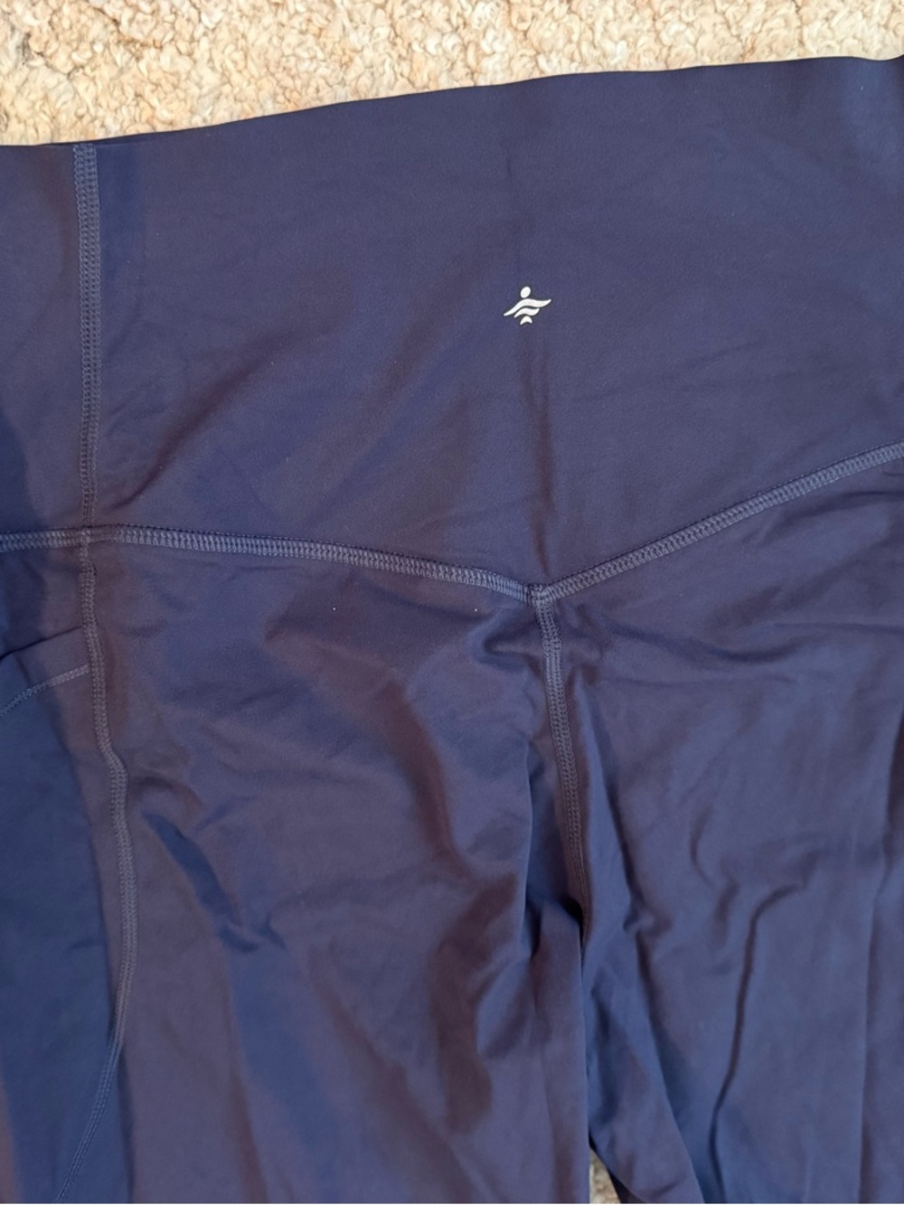 HALARA navy 7/8 length leggings w/ side pockets. Size L. NWOT. - Picture 2 of 6